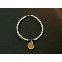 Necklace with ammonite and green aventurine