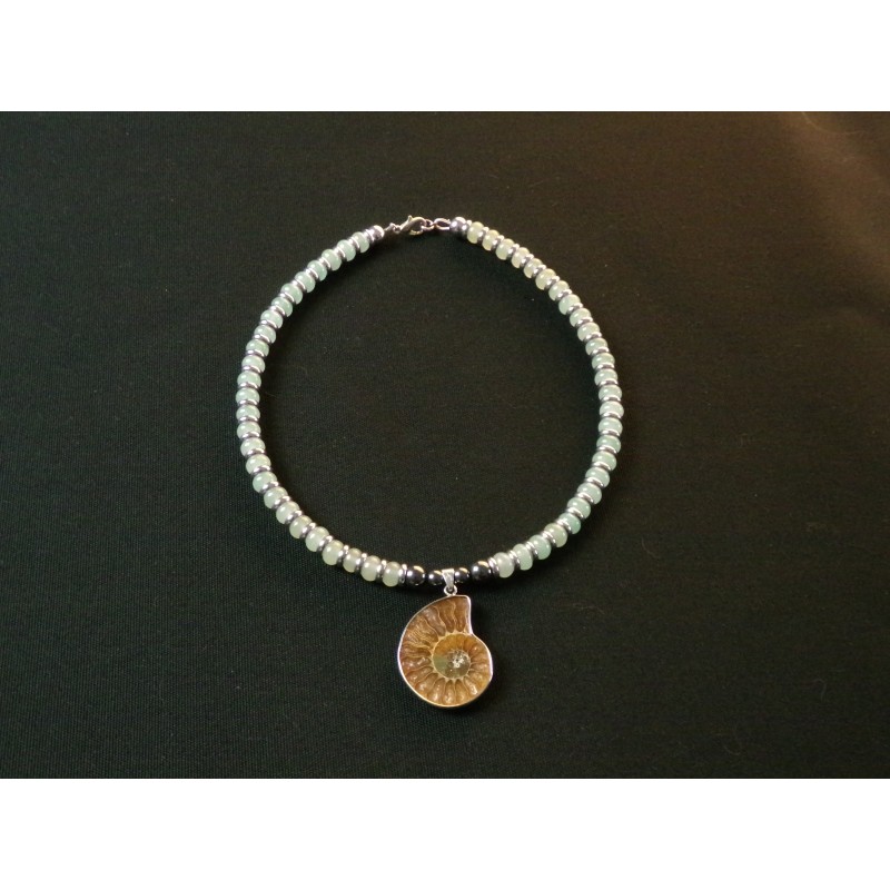 Necklace with ammonite and green aventurine Necklace with ammonite and green aventurine