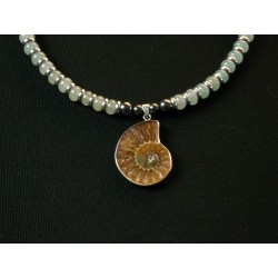 Necklace with ammonite and green aventurine